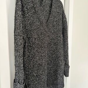 ATHLETA Women's Black & White Marled V-Neck tunic Sweater